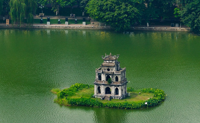 Picture of Hoan Kiem Lake taken from above