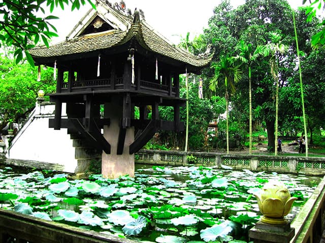 One Pillar Pagoda in the lotus lagoon